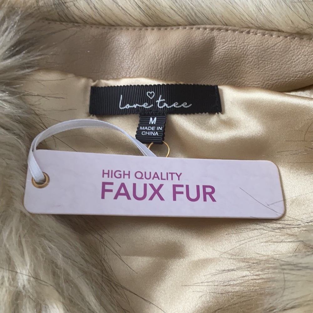 Women’s Faux Fur Vest - Picture 3 of 4